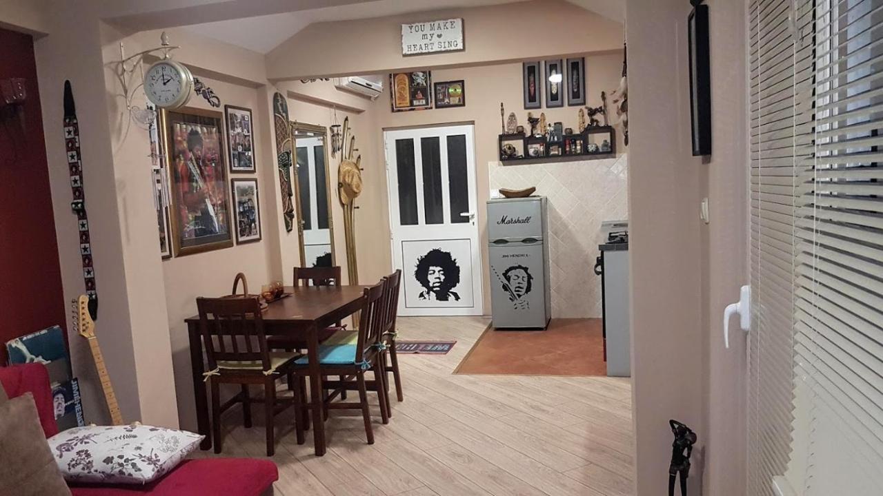 Apartment Rock Palace