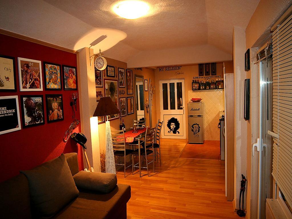 Apartment Rock Palace