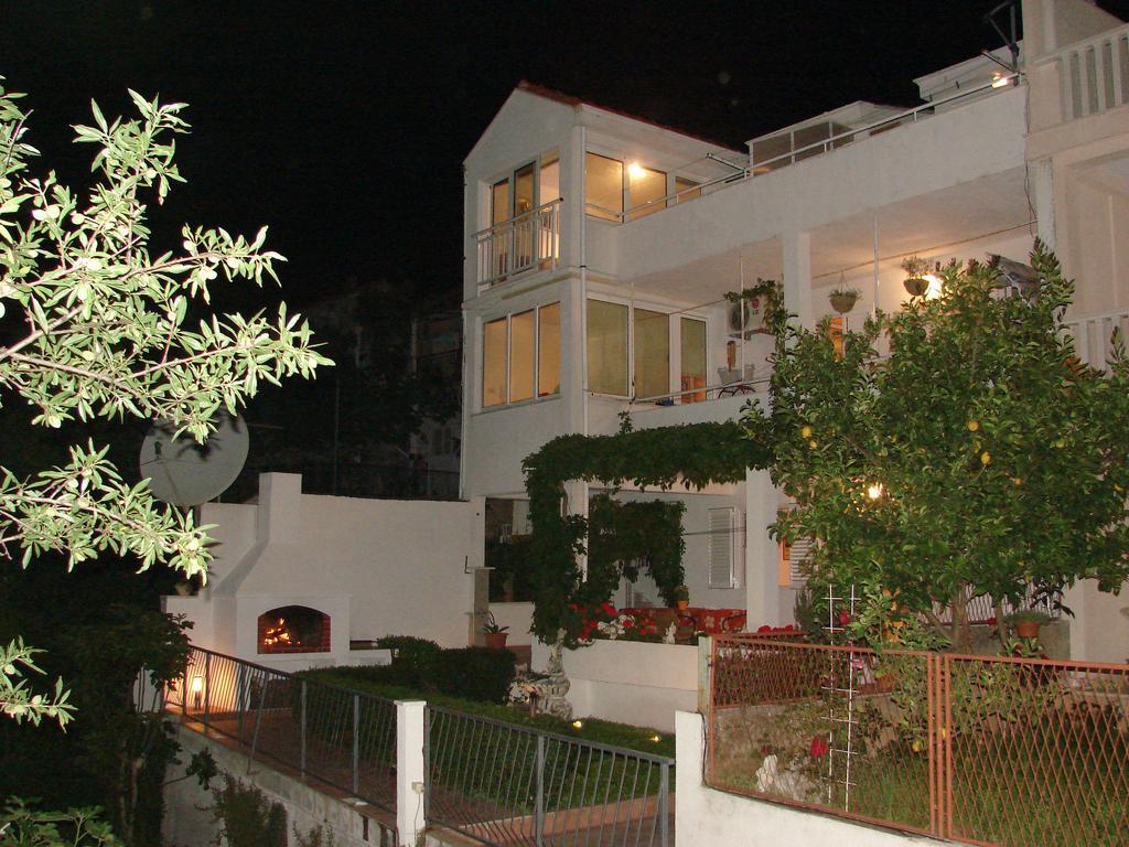 Rock Palace Apartment