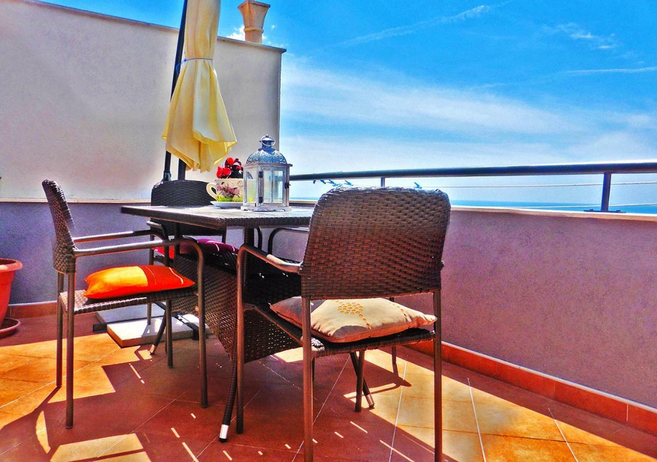 Rock Palace Apartment